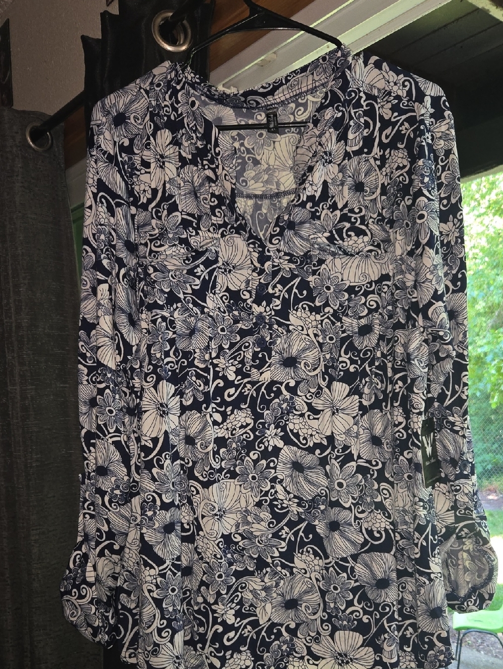 White Mark Navy and White Floral V-Neck Tunic